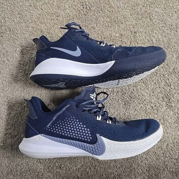 Nike Mamba Fury Men's Kobe Size 11 Navy/White Worn Once - Picture 2 of 9